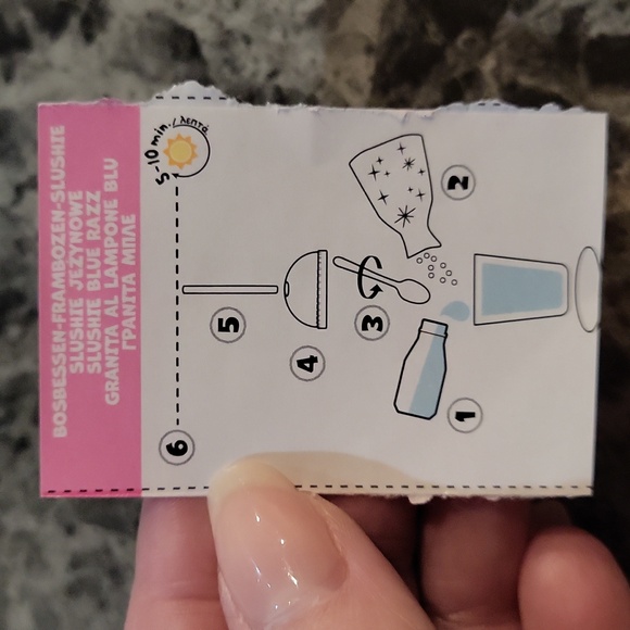 Miniverse Make It Mini Cafe Blue Razz Slushie - Picture 4 of 5